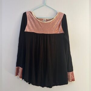 Sun n Moon Boutique Elegant Pink and Black Women's Top Size Medium